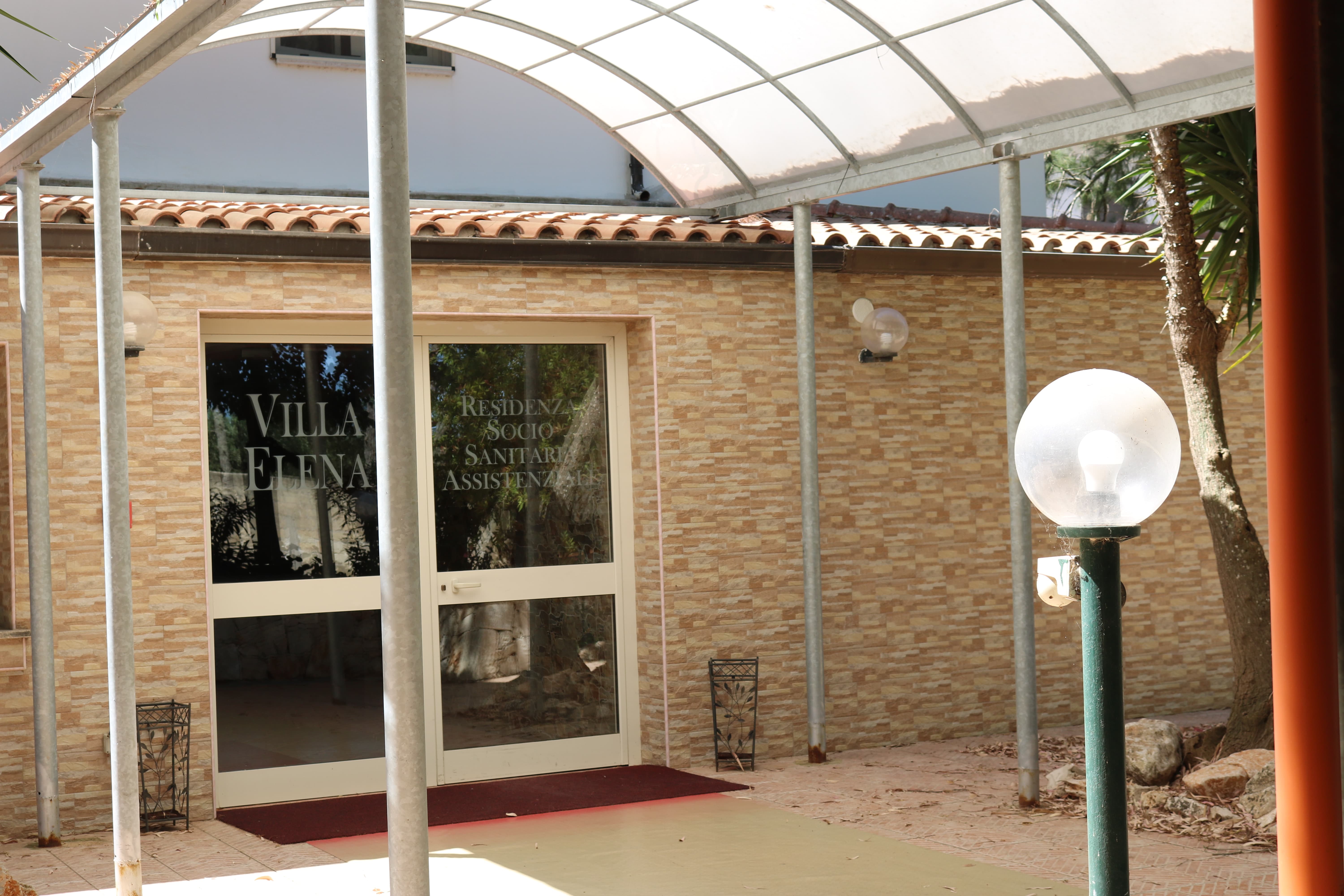 Foto ingresso dal lato